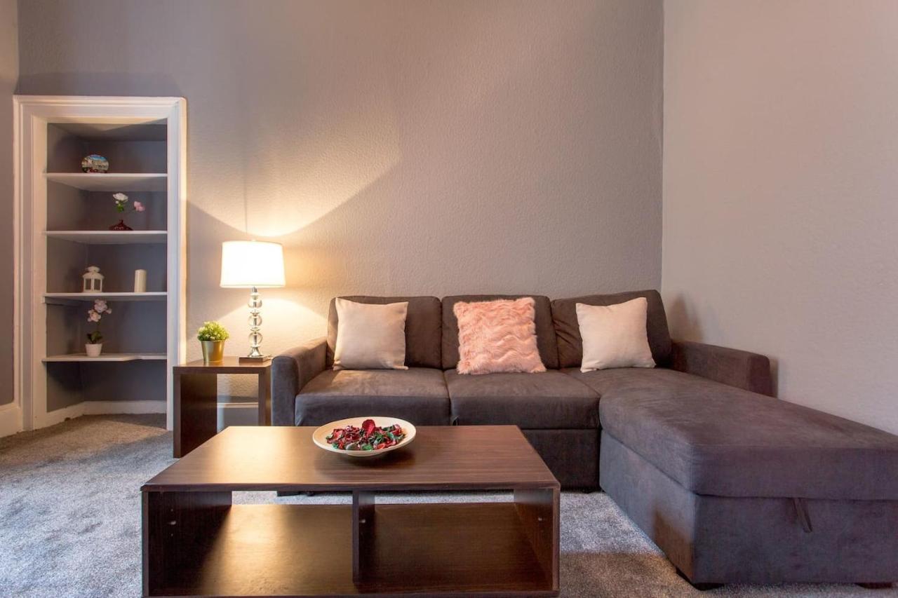 Stunning 2-Bed Apartment In Central 에든버러 외부 사진