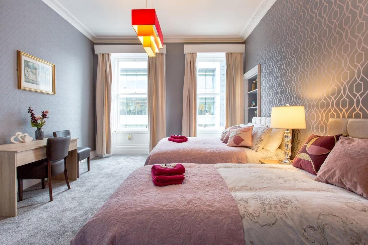 Stunning 2-Bed Apartment In Central 에든버러 외부 사진