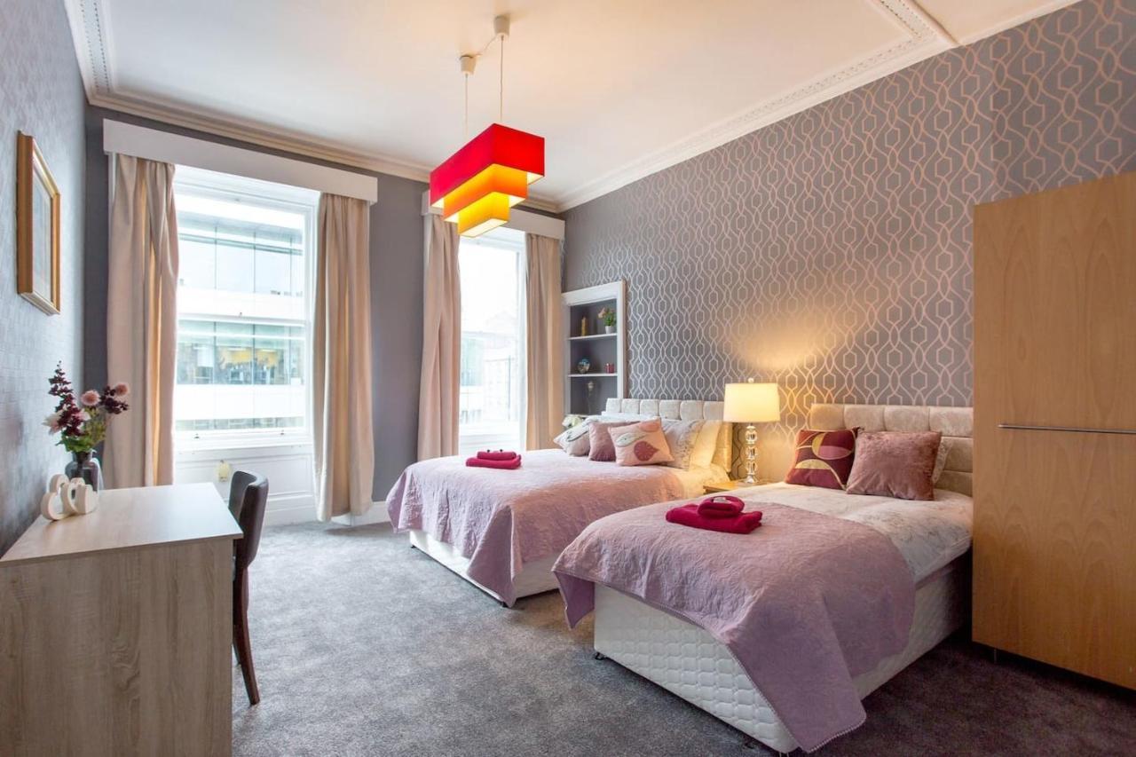 Stunning 2-Bed Apartment In Central 에든버러 외부 사진