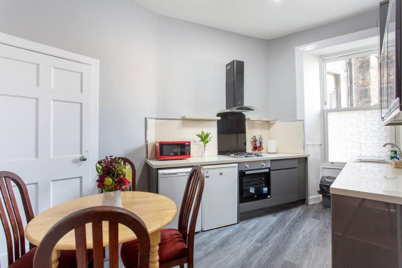 Stunning 2-Bed Apartment In Central 에든버러 외부 사진
