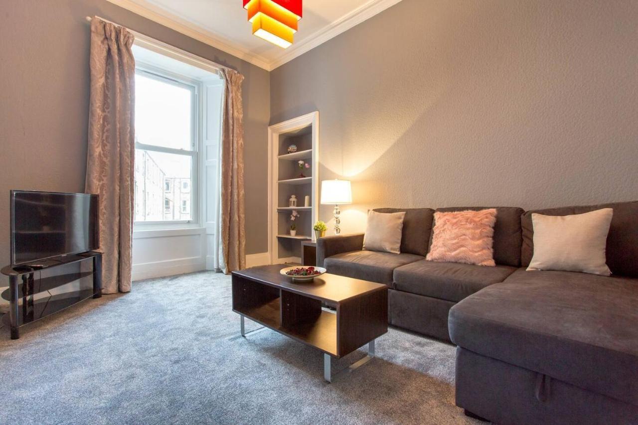 Stunning 2-Bed Apartment In Central 에든버러 외부 사진