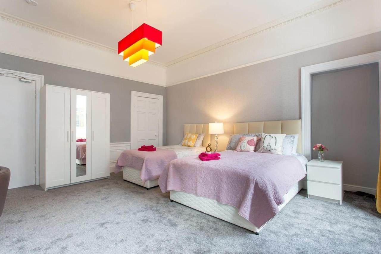 Stunning 2-Bed Apartment In Central 에든버러 외부 사진