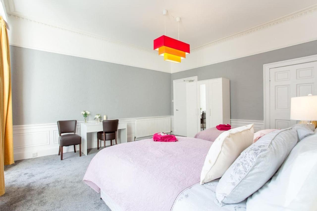 Stunning 2-Bed Apartment In Central 에든버러 외부 사진