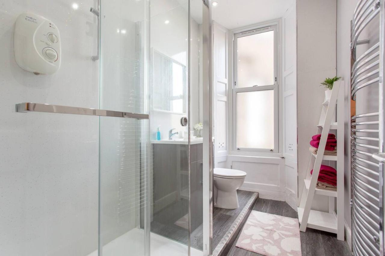 Stunning 2-Bed Apartment In Central 에든버러 외부 사진